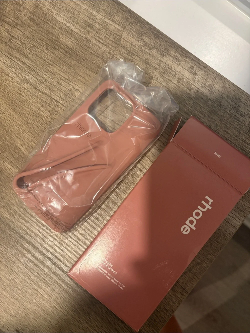 iPhone Silicone Case in Dusty Rose RHODE NEVER USED IPHONE 14 PRO